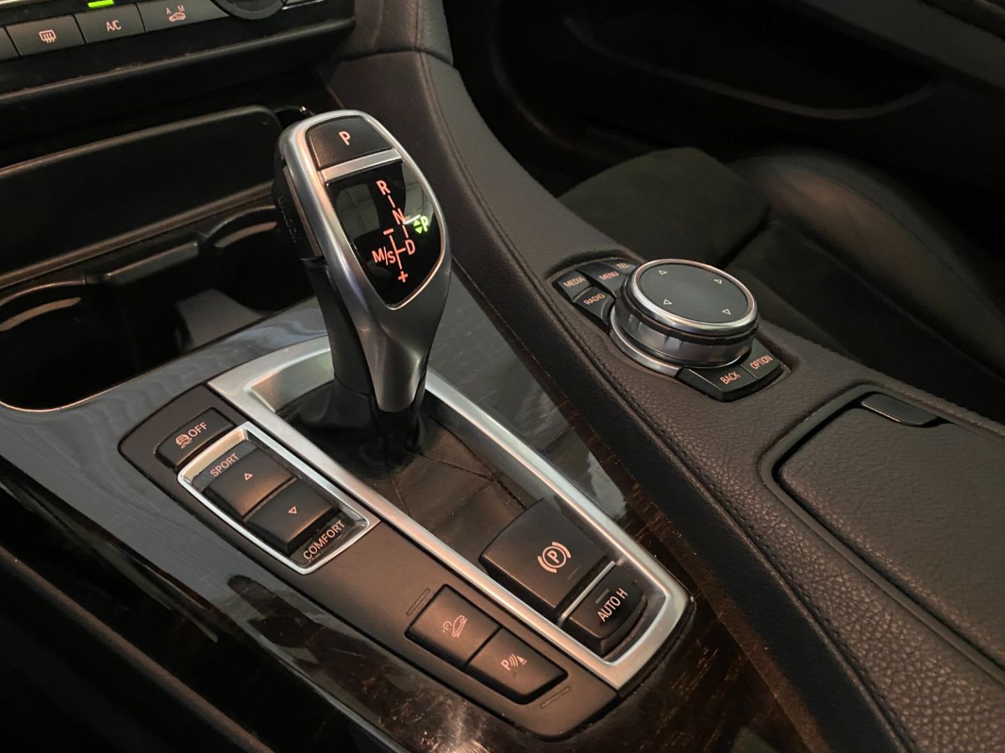 BMW 650 i - COUPE 650I V8 F13 M SPORT PACK X DRIVE-AUTO