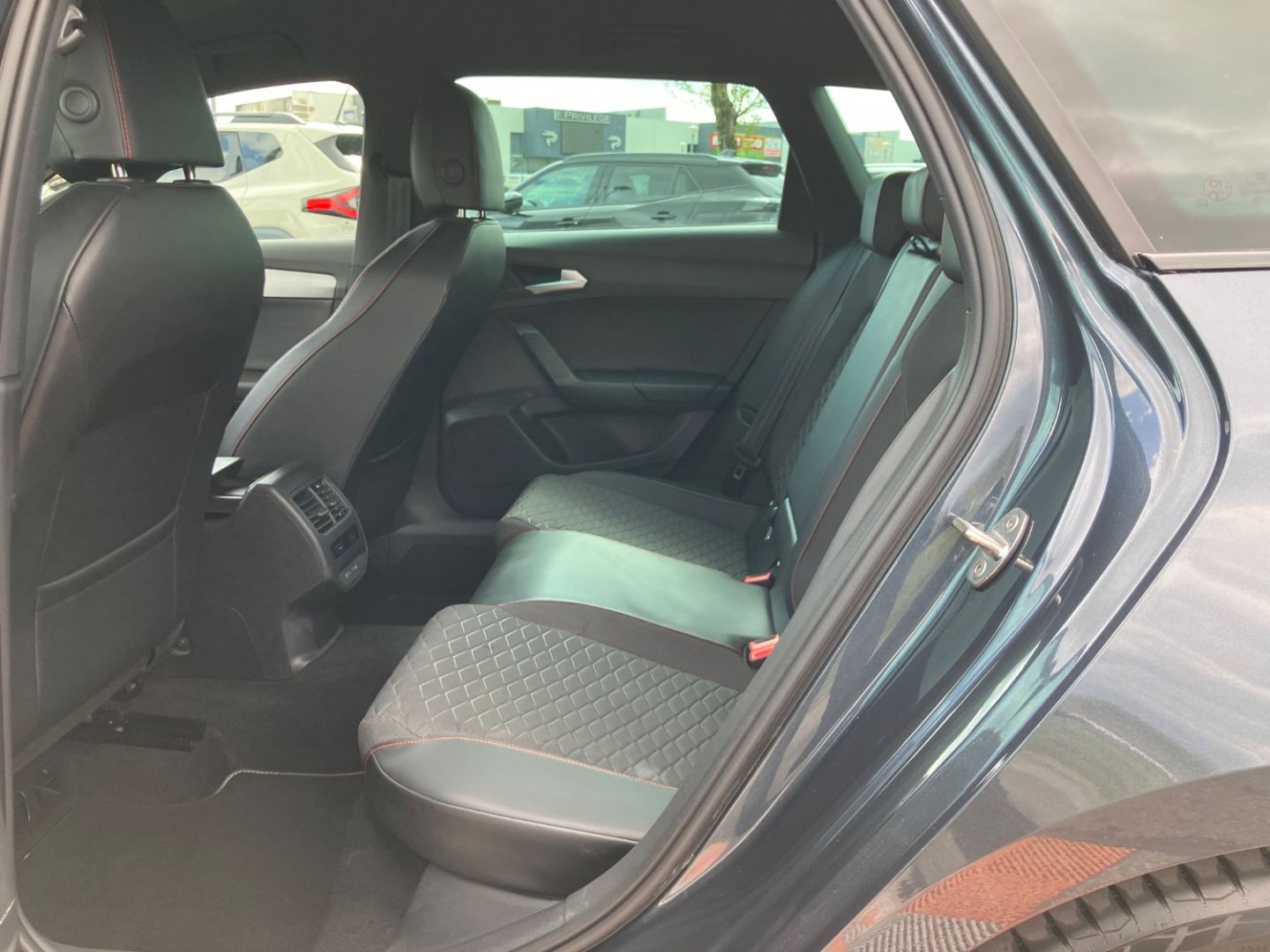 SEAT LEON ST - 1.5 TSI 150 DSG7 SPORTSTOURER FR GPS Caméra Hayon Keyless