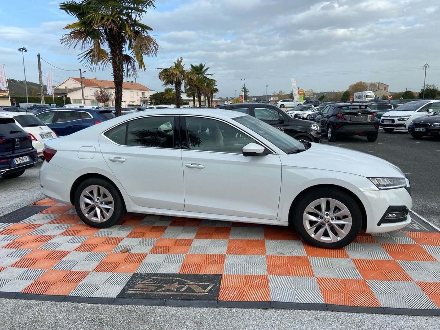 SKODA OCTAVIA - 2.0 TDI 115 BV6 SELECTION Caméra JA 17"