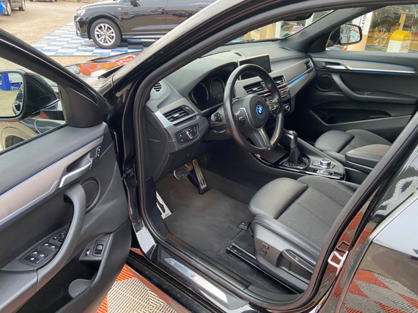 BMW X2 - (F48) XDRIVE 25E HYBRID 220 BVA M SPORT GPS Caméra Hayon