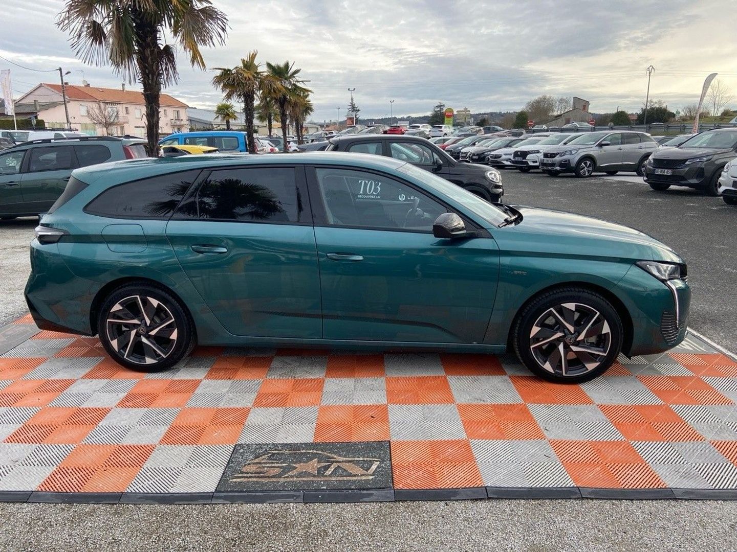 PEUGEOT 308 SW - HYBRID 180 e-EAT8 ALLURE PACK GPS Caméra 1°Main