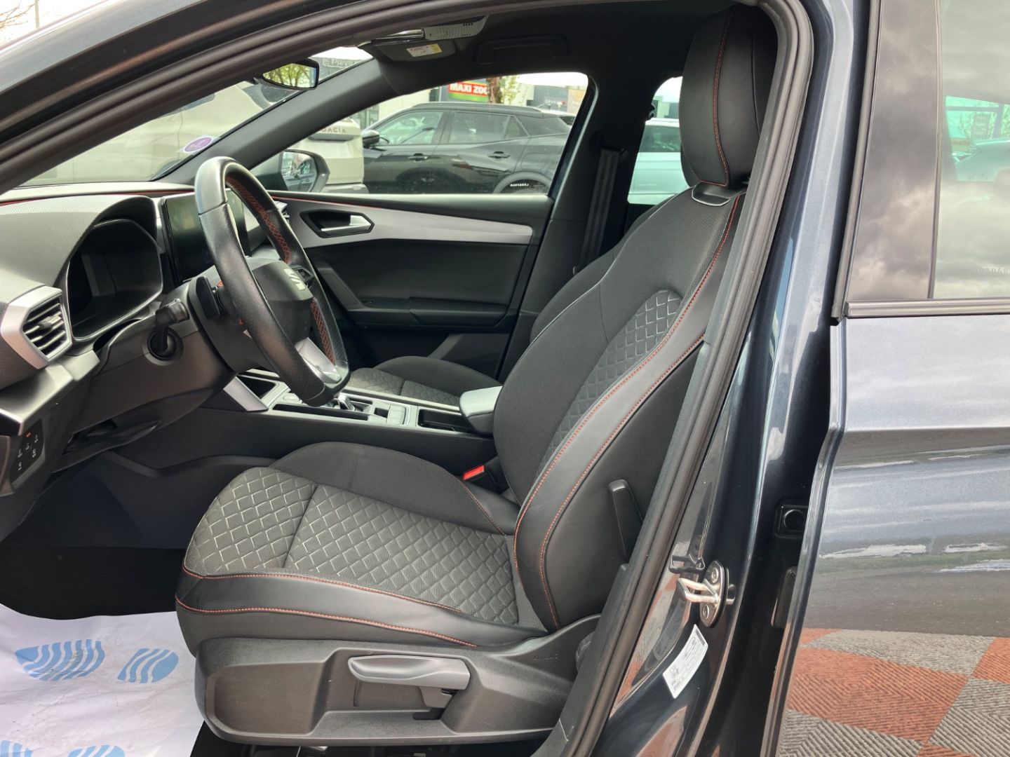 SEAT LEON ST - 1.5 TSI 150 DSG7 SPORTSTOURER FR GPS Caméra Hayon Keyless