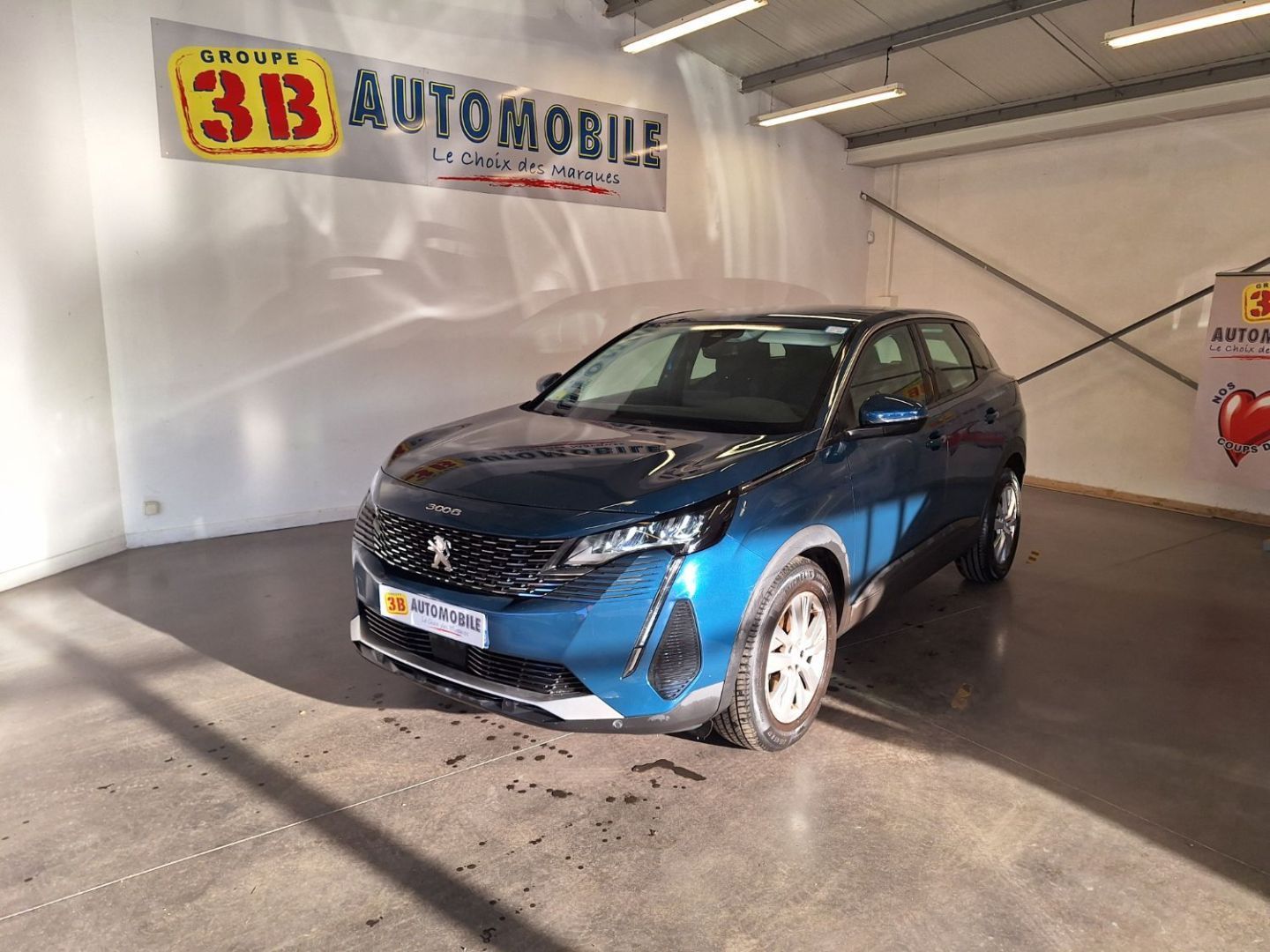 PEUGEOT 3008 - 1.5 BlueHDi 130chEAT8 Business +