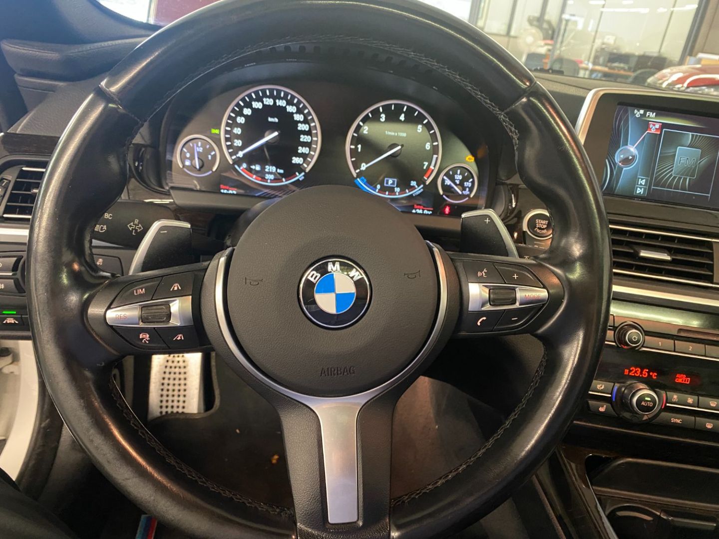 BMW 650 i - COUPE 650I V8 F13 M SPORT PACK X DRIVE-AUTO