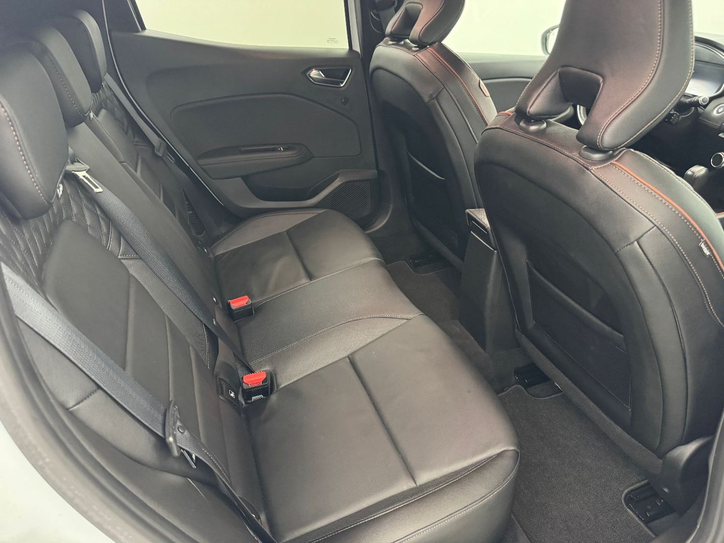 RENAULT CLIO V - 1.6 E-Tech 140 Initiale Paris