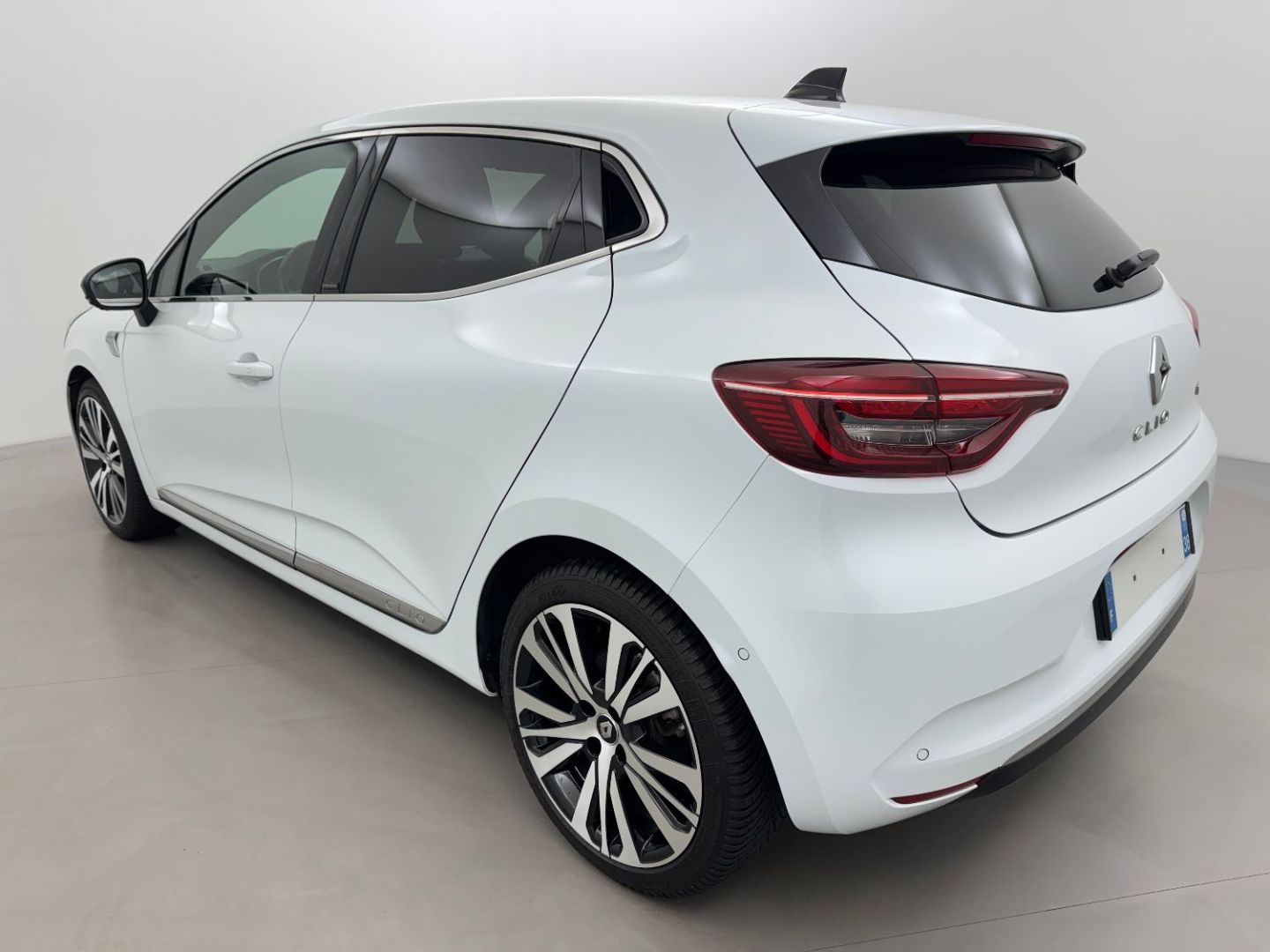 RENAULT CLIO V - 1.6 E-Tech 140 Initiale Paris