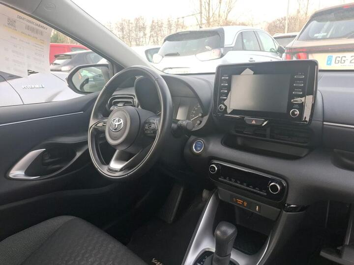 TOYOTA YARIS - 1.5 Hybride 116h Dynamic Business Beyond