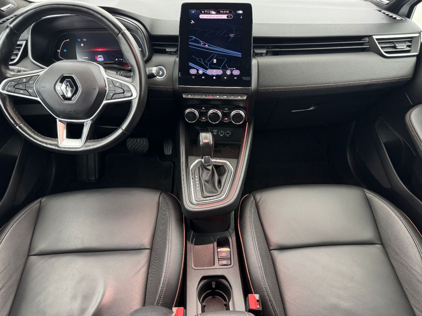 RENAULT CLIO V - 1.6 E-Tech 140 Initiale Paris