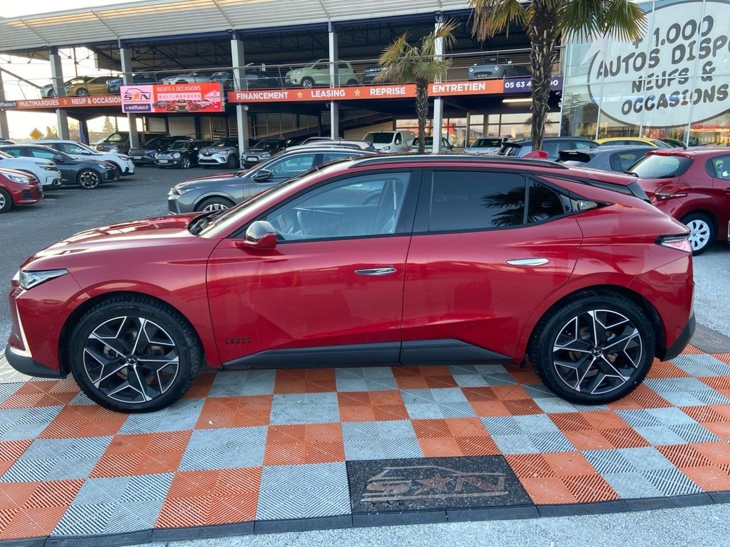 DS DS4 CROSS - BlueHDi 130 EAT8 RIVOLI CUIR GPS Toit Hayon Caméra Grip