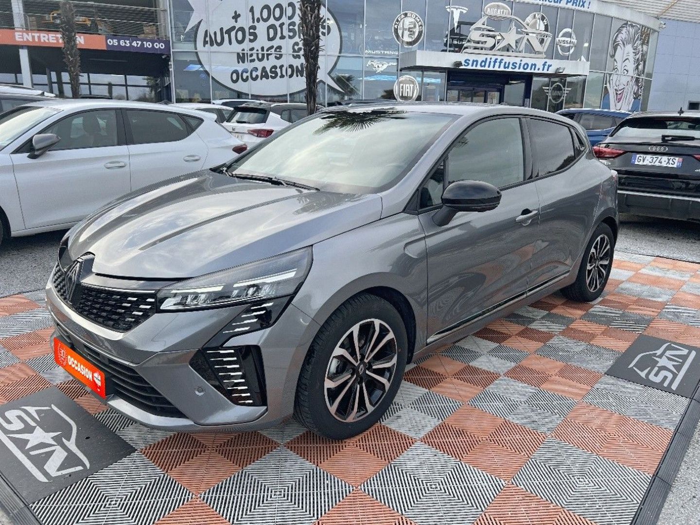 RENAULT CLIO - V E-TECH 145 TECHNO GPS 9.3" Caméra 360° Hifi BOSE