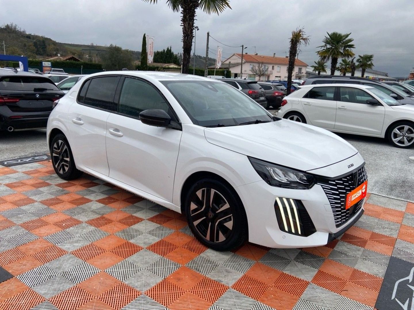 PEUGEOT 208 - 100 BV6 ALLURE Radars AV-AR Ecran 10"