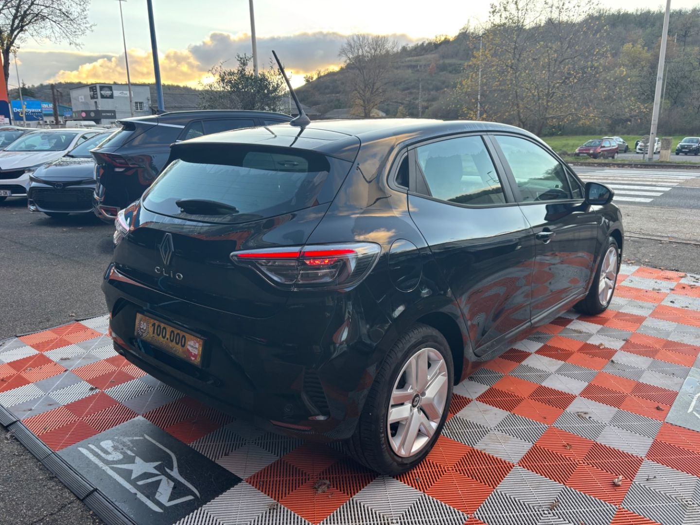 RENAULT CLIO - V DCi 100 BV6 EVOLUTION Ecran Radar