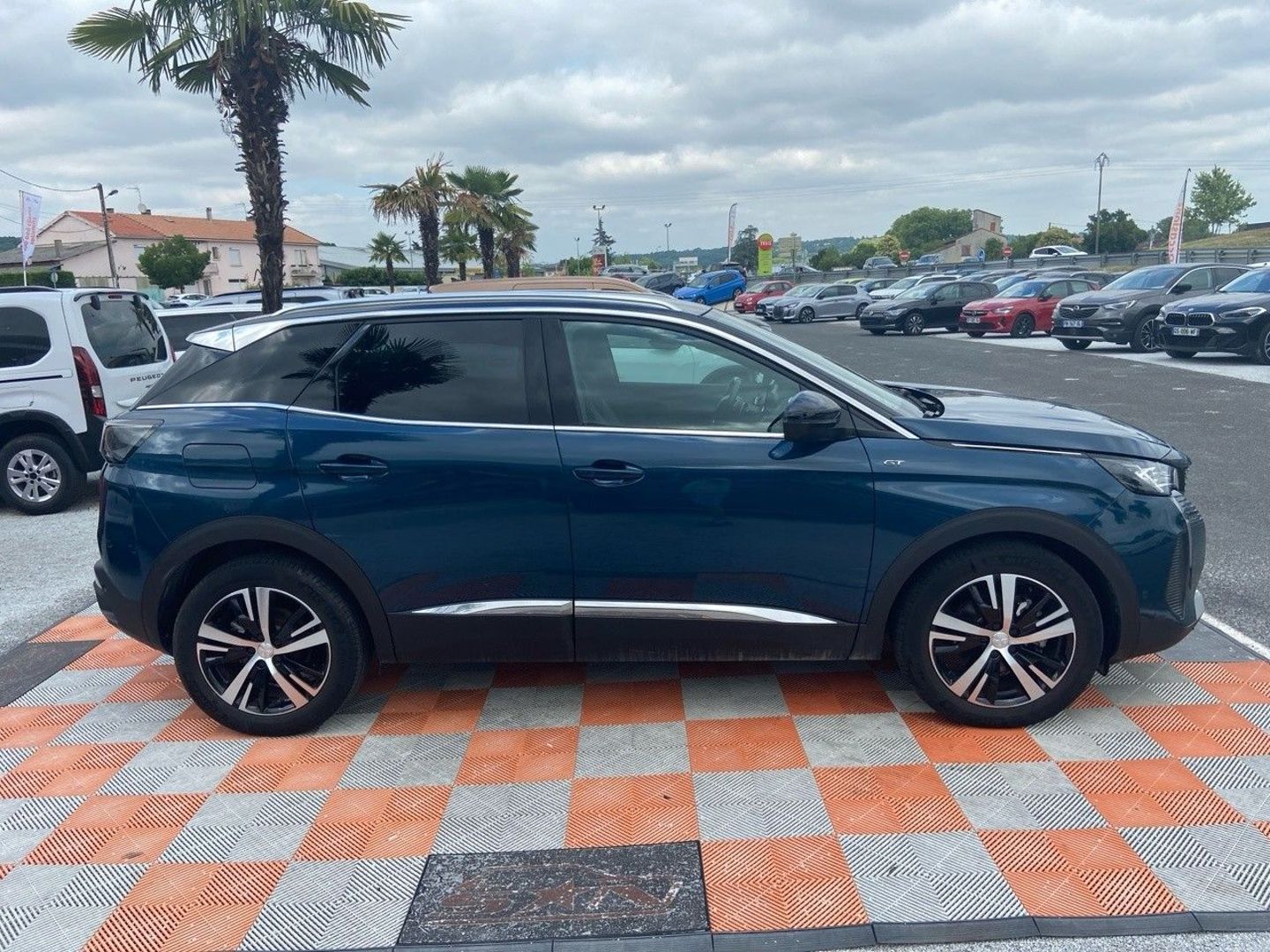 PEUGEOT 3008 - BlueHDi 130 EAT8 GT
