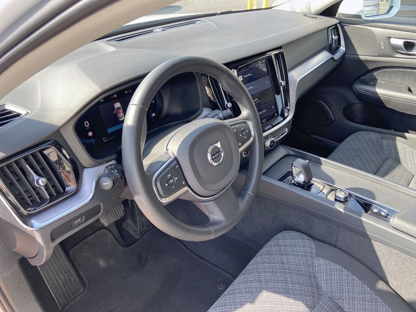VOLVO S60 - B4 197 MHEV BVA CORE + GPS Caméra